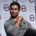 appearances2012-july_7th_mtvs_teen_wolf_qa_at_comiccon_france-1038.jpg