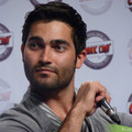 appearances2012-july_7th_mtvs_teen_wolf_qa_at_comiccon_france-1040.jpg
