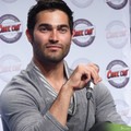 appearances2012-july_7th_mtvs_teen_wolf_qa_at_comiccon_france-1042.jpg